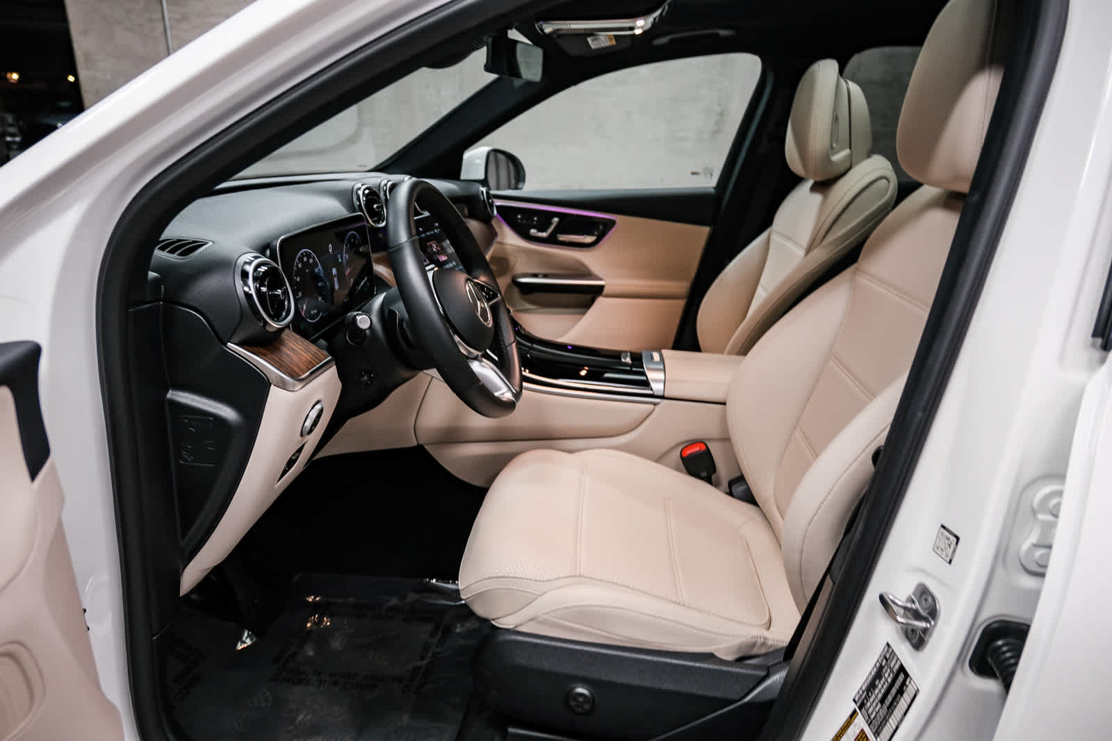 Certified 2026 Mercedes-Benz GLC 300 image 25