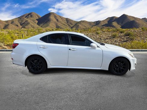 Used 2011 Lexus IS 250 w/ Premium Pkg Value Edition RWD image 3