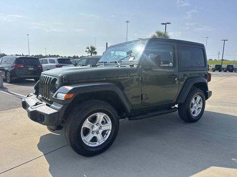 Used 2021 Jeep Wrangler Sport AWD/4WD image 3
