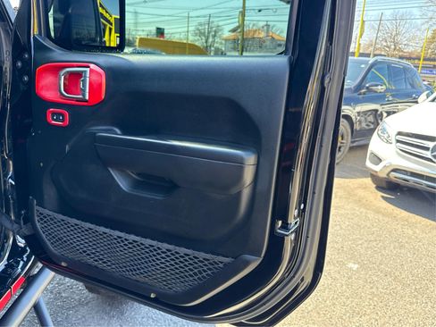 Used 2021 Jeep Gladiator Sport AWD/4WD image 19
