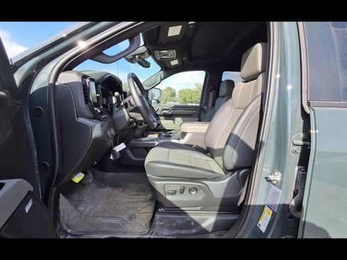 Certified 2025 Chevrolet Silverado 2500 ZR2 w/ Technology Package image 6