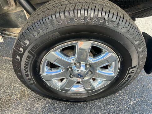 Used 2014 Ford F150 Lariat w/ Equipment Group 502A Luxury AWD/4WD image 27