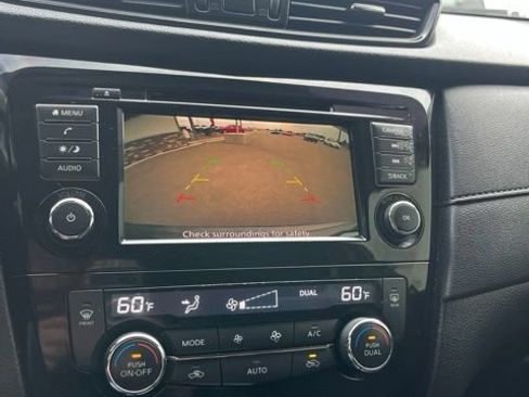 Used 2019 Nissan Rogue SV AWD/4WD image 52