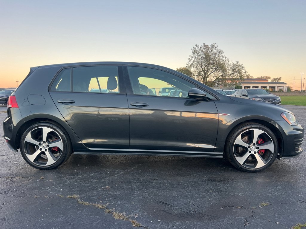 Used 2017 Volkswagen Golf 4-Door FWD image 8