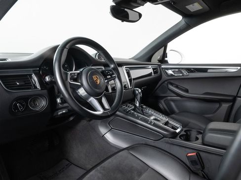 Used 2018 Porsche Macan image 12