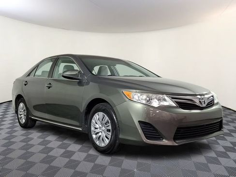 Used 2012 Toyota Camry LE FWD image 1