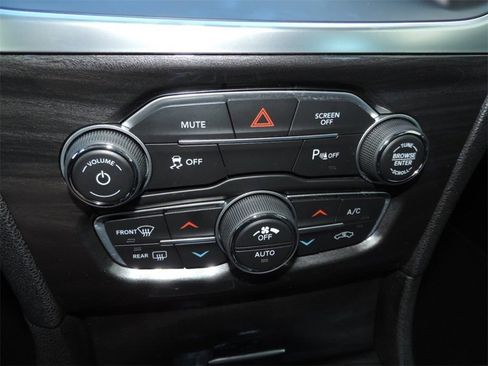 Used 2021 Chrysler 300 Touring L image 19