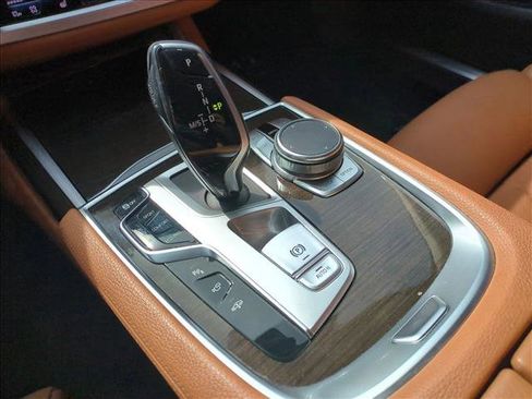 Used 2020 BMW 740i w/ Cold Weather Package image 12