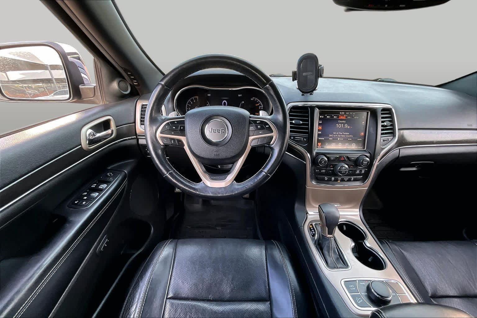 Used 2017 Jeep Grand Cherokee Limited w/ Luxury Group II AWD/4WD image 5
