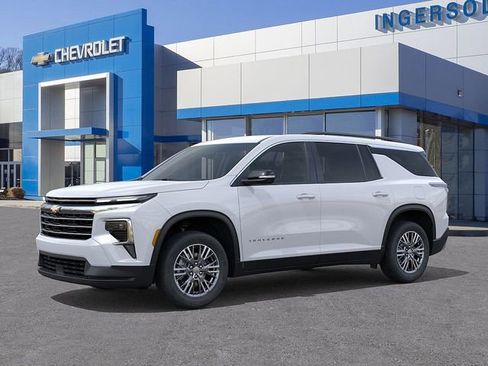 New 2026 Chevrolet Traverse LT w/ Driver Confidence Package AWD/4WD image 2