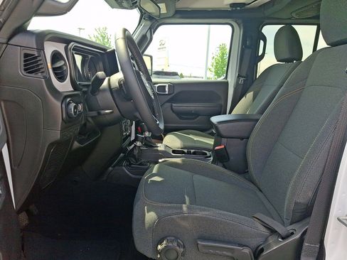 Used 2025 Jeep Wrangler Unlimited Sport AWD/4WD image 12