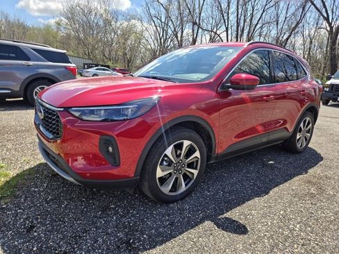 Certified 2024 Ford Escape Platinum AWD/4WD image 3