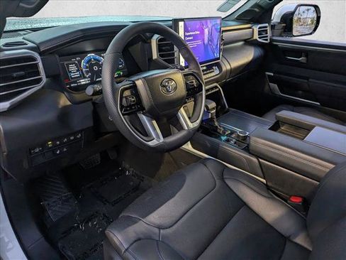 Used 2025 Toyota Sequoia Platinum image 9