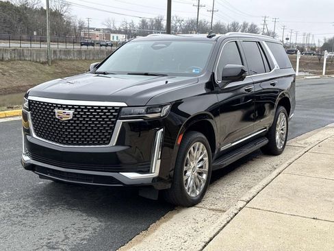 Used 2021 Cadillac Escalade Premium Luxury image 16