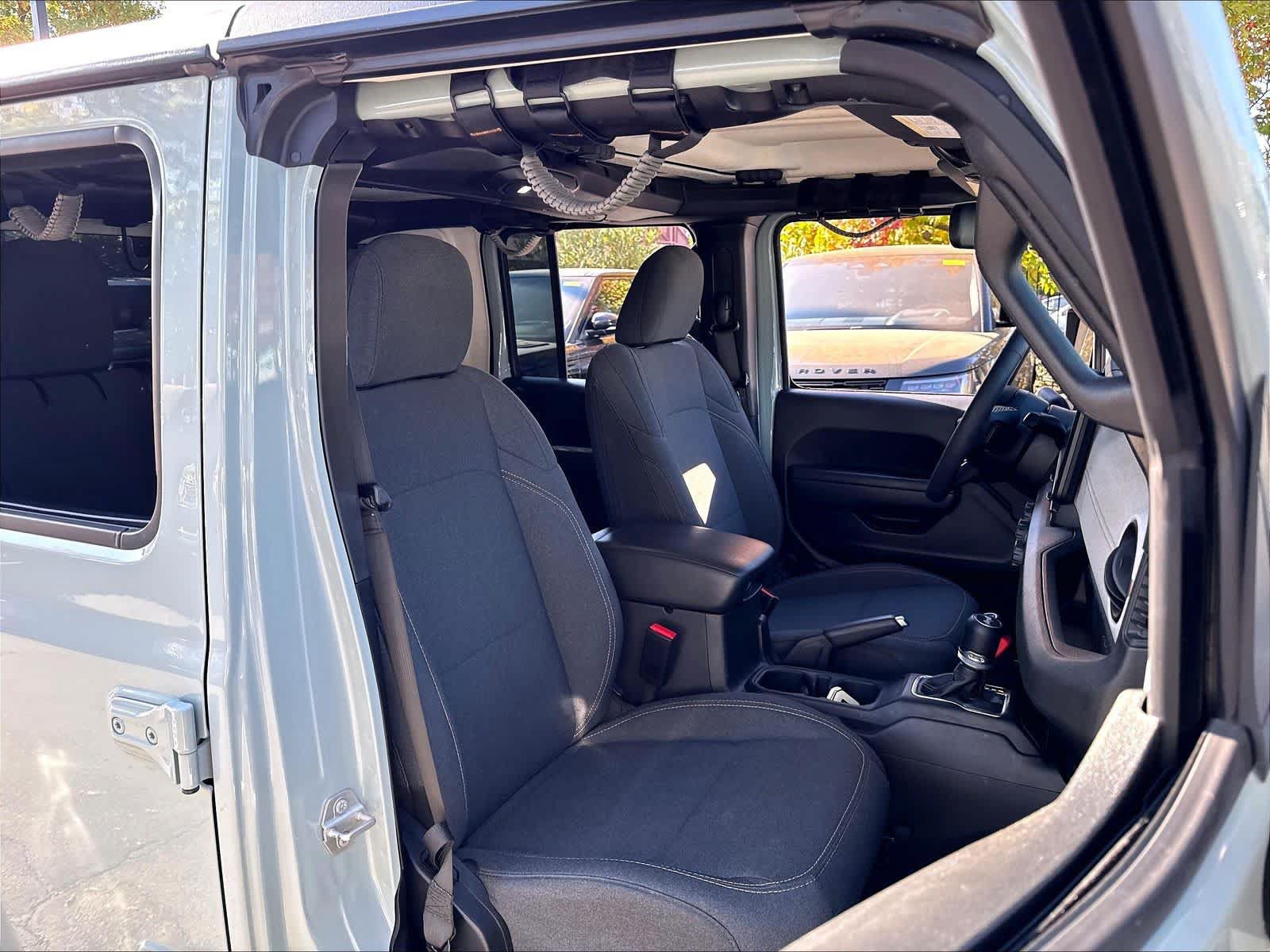 Used 2024 Jeep Wrangler Unlimited Sport AWD/4WD image 9