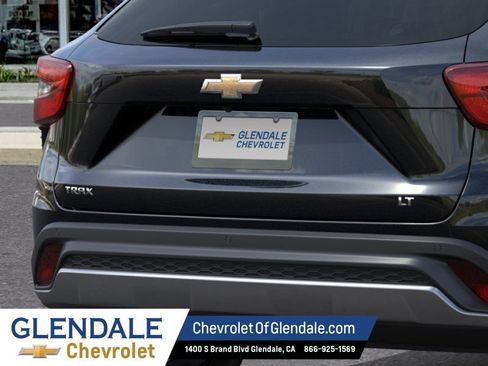New 2026 Chevrolet Trax LT w/ Driver Confidence Package FWD image 14