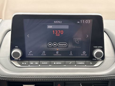 Used 2023 Nissan Rogue SV FWD image 22