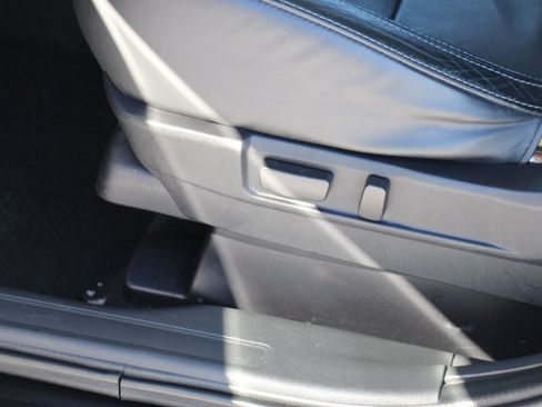 Used 2019 Mitsubishi Outlander SEL image 12