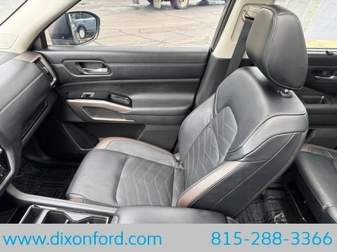 Used 2023 Nissan Pathfinder Platinum AWD/4WD image 23