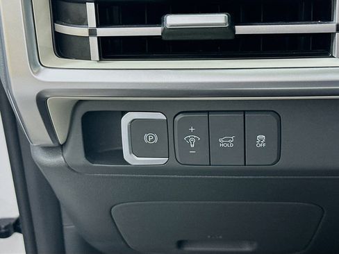 Used 2026 Hyundai Santa Fe SEL FWD image 15