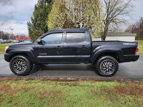 Used 2015 Toyota Tacoma Double Cab V6 5AT 4WD w/ TRD Sport Package image 1