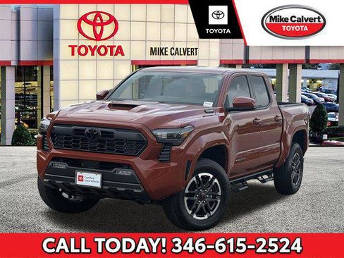 Certified 2025 Toyota Tacoma TRD Sport image 1