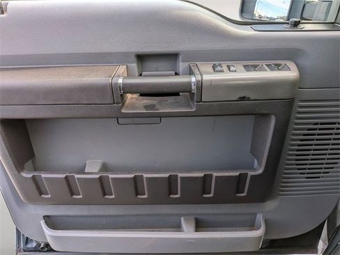 Used 2012 Ford F250 XLT w/ Snow Plow Prep Pkg image 23