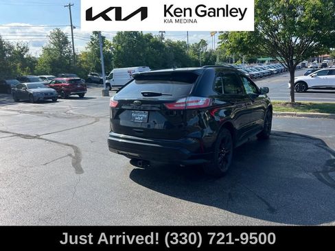 Used 2022 Ford Edge SE w/ Black Appearance Package AWD/4WD image 5