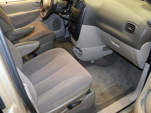 Used 2007 Dodge Caravan SXT w/ Popular Equipment Group I FWD image 18