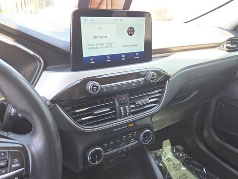 Used 2022 Ford Escape SE w/ Convenience Package FWD image 27
