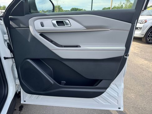 New 2025 Ford Explorer Active w/ Active Comfort Package image 29