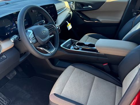 New 2026 Chevrolet Equinox ACTIV w/ Safety and Technology Package image 4