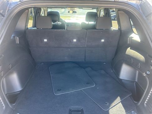 Used 2021 Jeep Grand Cherokee Laredo image 28