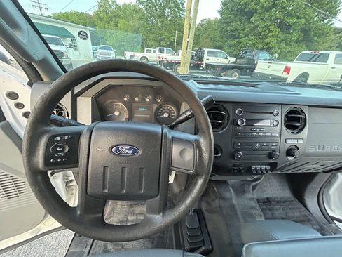 Used 2012 Ford F550 4x4 SuperCab Super Duty w/ XL Value Pkg image 17