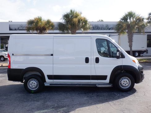 Used 2025 RAM ProMaster 2500 w/ U-Haul Equipment Group FWD image 1