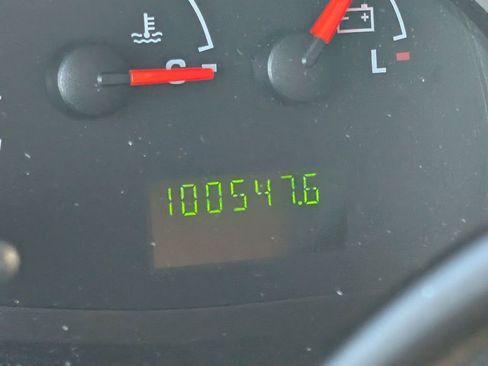 Used 2004 Ford E-150 and Econoline 150 image 16