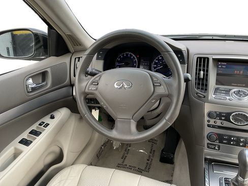 Used 2013 INFINITI G37 Journey RWD image 11