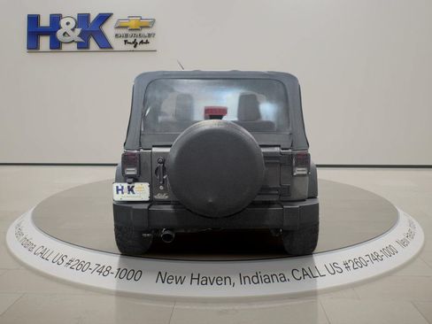 Used 2016 Jeep Wrangler Sport AWD/4WD image 5