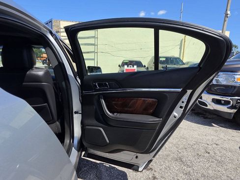 Used 2013 Lincoln MKS FWD image 24