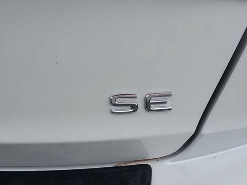 New 2026 Volkswagen Jetta SE FWD image 8