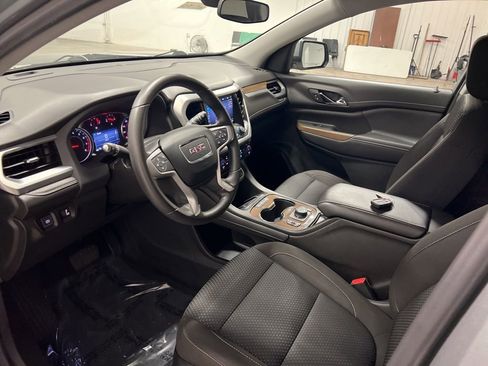 Certified 2023 GMC Acadia SLE w/ Driver Convenience Package image 10