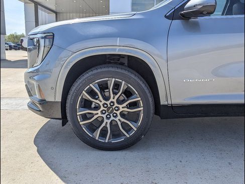 New 2026 GMC Acadia Denali Ultimate w/ LPO, Floor Liner Package AWD/4WD image 10