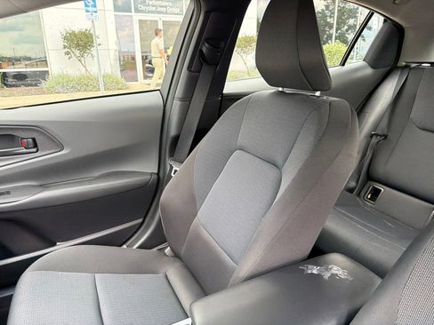 Used 2025 Toyota Prius LE FWD image 17
