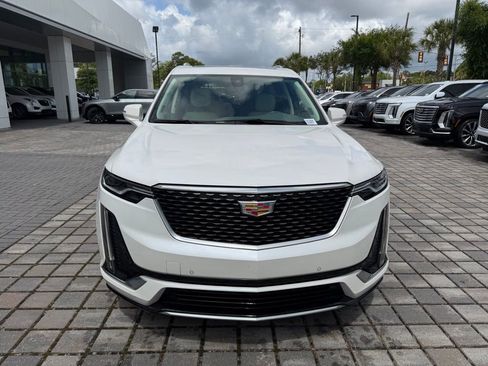 Used 2023 Cadillac XT6 Premium Luxury FWD image 3