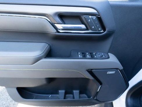 Used 2022 Chevrolet Silverado 1500 ZR2 w/ Technology Package image 14