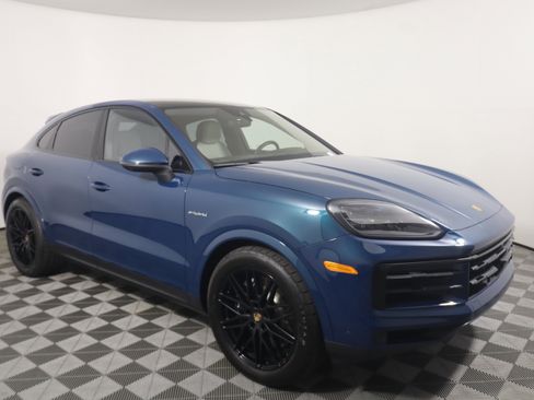 Used 2026 Porsche Cayenne E-Hybrid Coupe AWD/4WD image 9