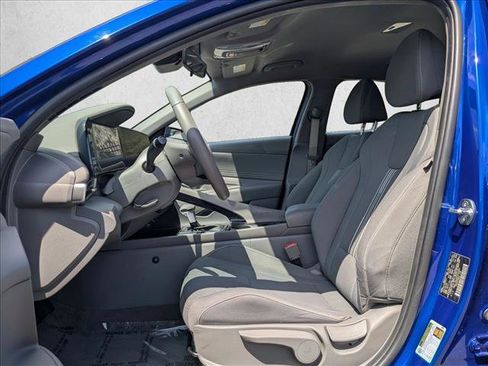 Used 2023 Hyundai Elantra SEL w/ Convenience Package FWD image 11