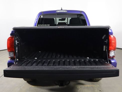 Used 2022 Toyota Tacoma SR5 w/ Technology Package image 18