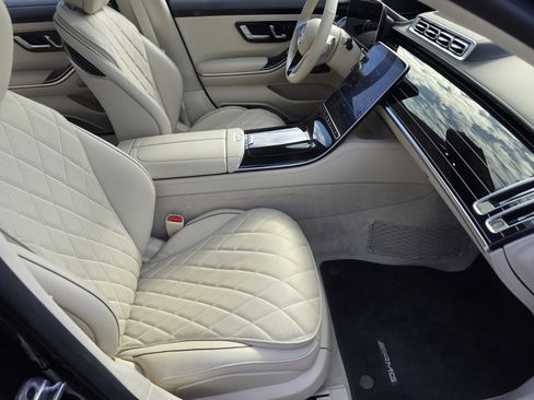 Used 2022 Mercedes-Benz S 580 4MATIC Sedan image 3