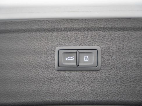 Used 2022 Audi Q5 2.0T Premium w/ Convenience Package AWD/4WD image 13